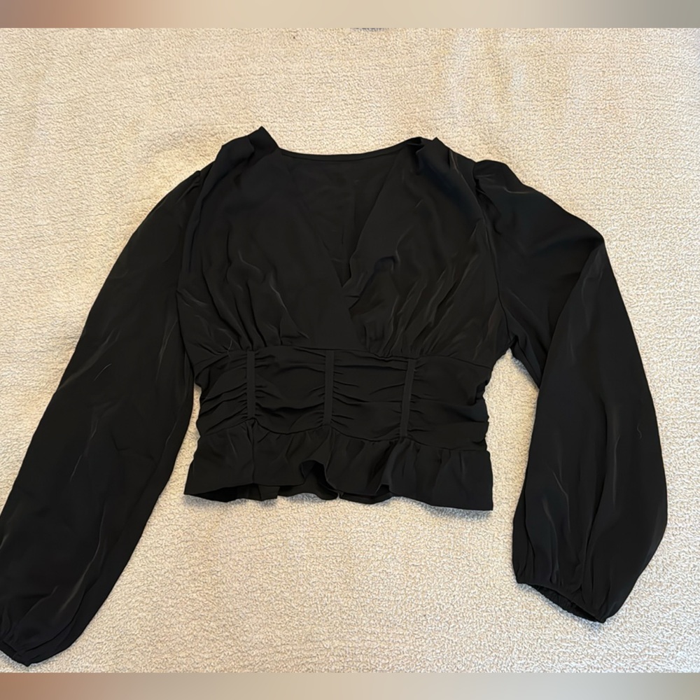 Black vneck blouse